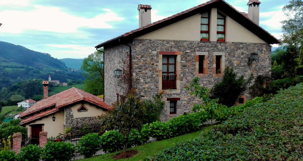 Trisqueles Y Buganvillas Villaviciosa  Exterior foto